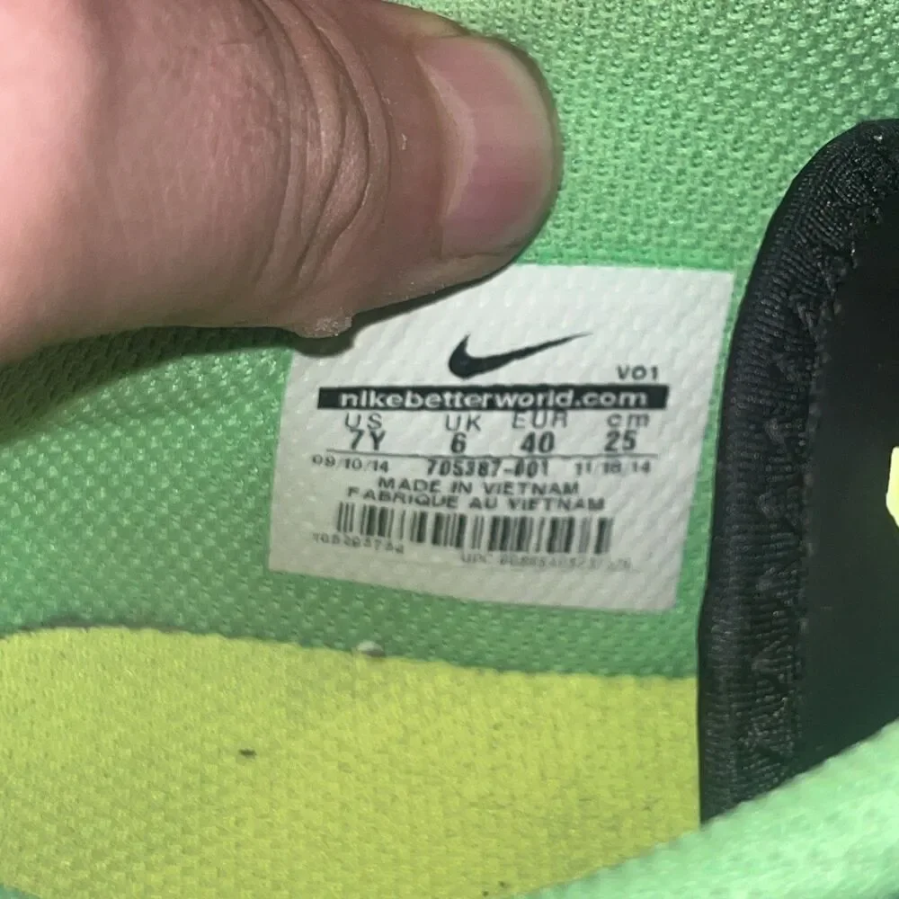 Size 7 (GS) - Nike KB Mentality Low Green